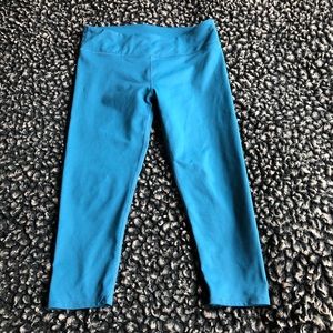 Fabletics small teal crop athletic leggings